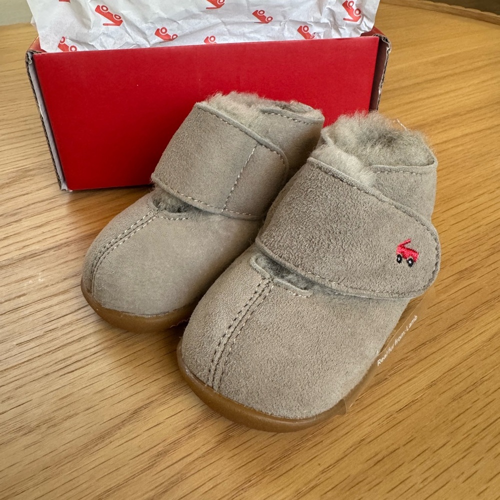 See Kai Run Grey Shearling Boots NIB Size 3